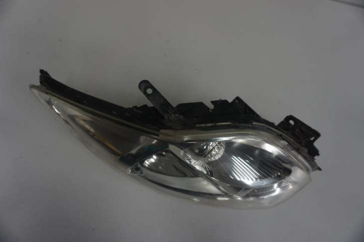 Toyota Auris E15 Lampa Przednia Prawa 81110-02480 Uk - Image 2