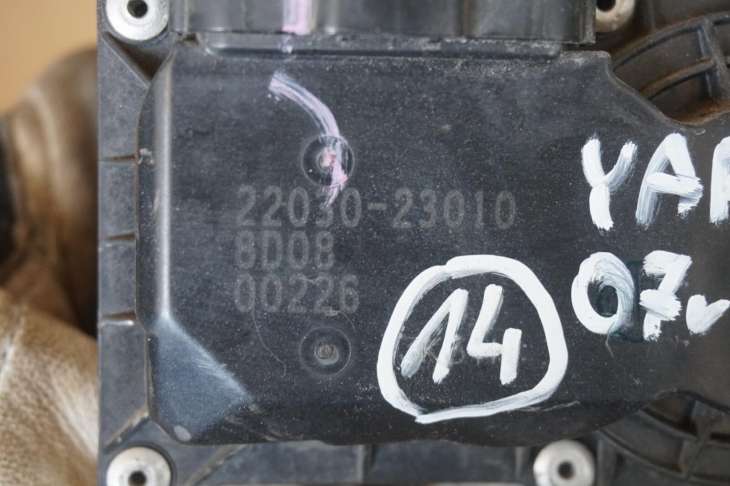 Toyota Yaris II Przepustnica 22030-23010 1.3 Benzyna - Image 4