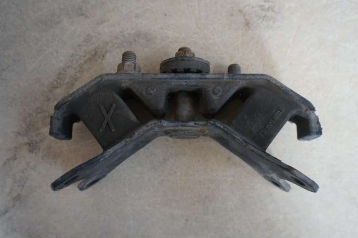 Subaru Legacy V Outback IV 2009-2013r Poduszka Skrzyni Biegow Cvt 41022aj070