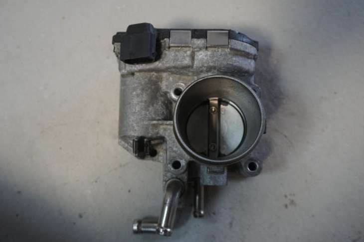 Hyundai I10 Przepustnica 35100-04200 1.2 Benzyna 2015rok