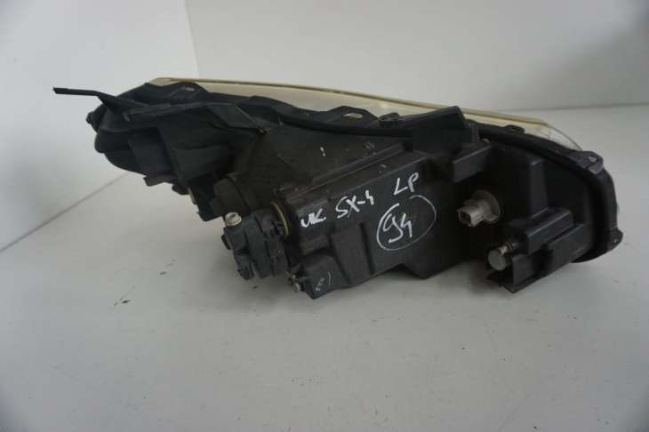 Suzuki Sx4 Lampa Przednia Lewa Nr.94 - Image 4