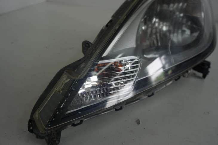 Honda Jazz III Lampa Przednia Lewa Nr.36 - Image 3