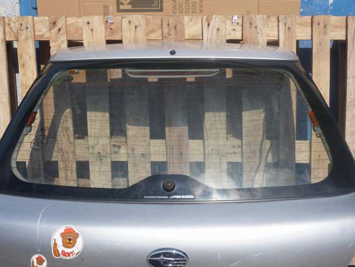 Subaru Impreza Gg Kombi Szyba Tylna 2001-2007rok