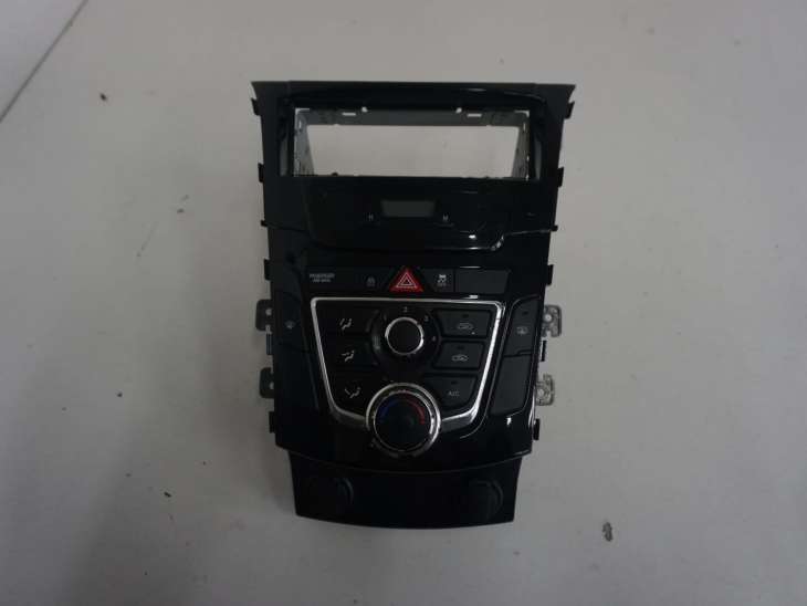 Hyundai I30 Panel Sterowania 97250-A6040 94510-A5000
