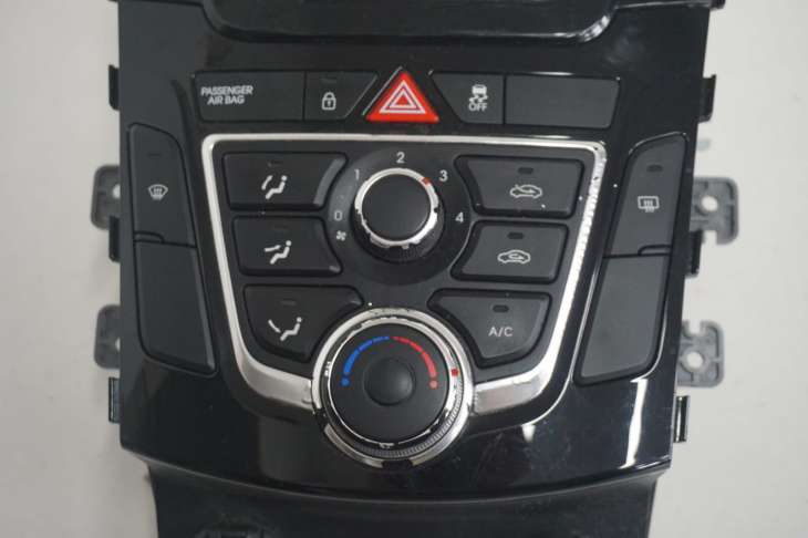 Hyundai I30 Panel Sterowania 97250-A6040 94510-A5000 - Image 2