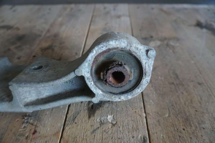 Subaru Impreza Wrx Mocowanie Podpora Wspornik Mostu Tyl 41310ag022 ; 41310ag021 ; 41310ag023 ; 41310ag020 - Image 4