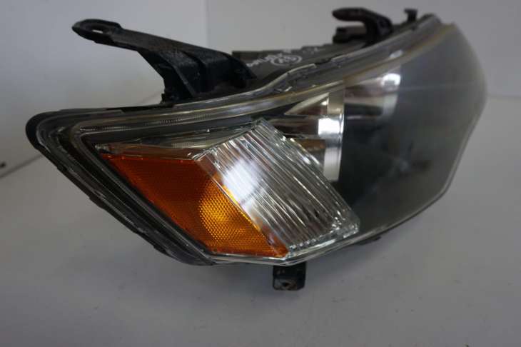 Mitsubishi Outlander II Lampa Prawa Przednia Uk Nr.13 - Image 3