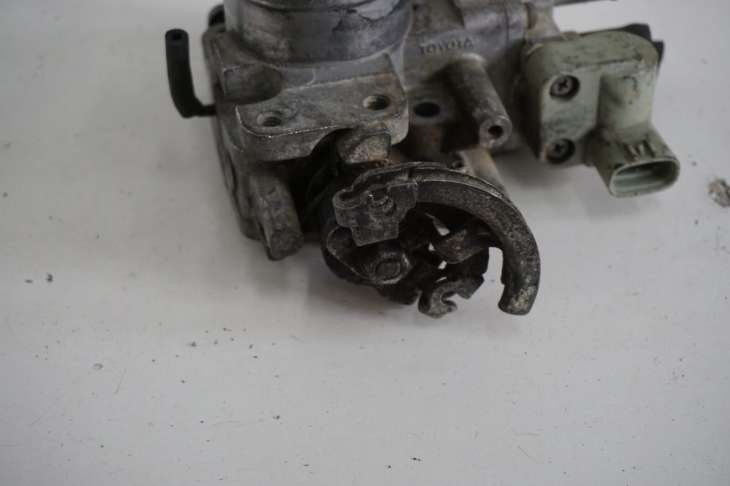 Toyota Corolla 1999r 1.8b Przepustnica Czujnik 89452-22090 22270-16060 Nr.9 - Image 6