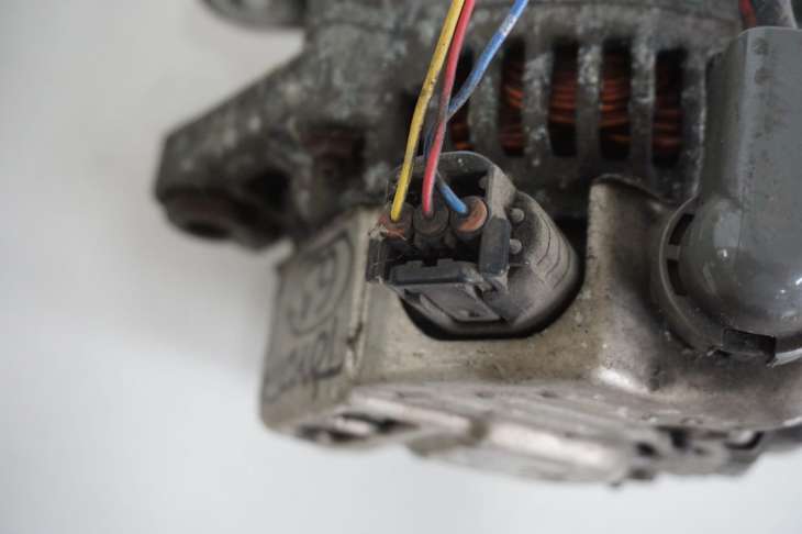 Toyota Yaris I 1.3b Alternator 27060-21030 Nr.69 - Image 4