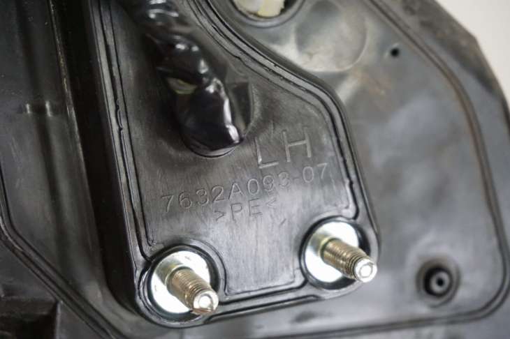 MITSUBISHI LANCER VIII X 2009R LUSTERKO LEWE 7 PIN KOLOR: P26 UK 7632A201 - Image 8