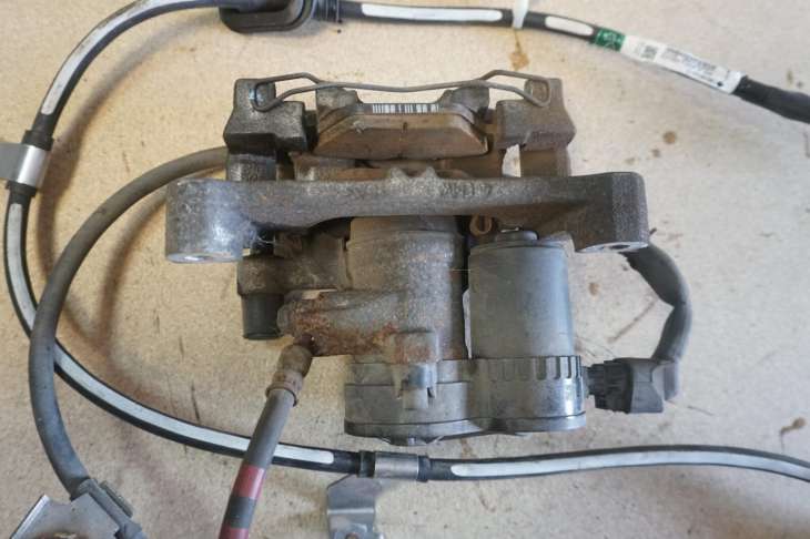 SUBARU LEVORG ZACISK TYLNY LEWY LINKA HAMULCOWA 26620AL030 26018VA010 - Image 3