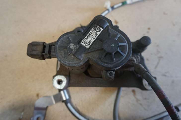 SUBARU LEVORG ZACISK TYLNY LEWY LINKA HAMULCOWA 26620AL030 26018VA010 - Image 4