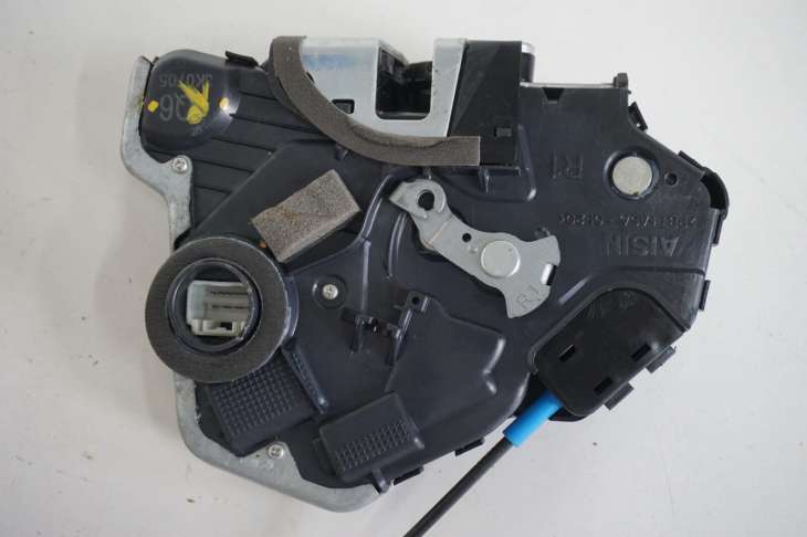 TOYOTA AVENSIS T27 III ZAMEK DRZWI PRAWY PRZOD UK 10PIN 3K0705 NR.19 - Image 3