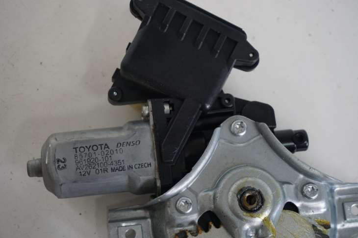 TOYOTA AVENSIS T27 III PODNOSNIK MECHANIZM PODNOSZENIA SZYNY 85701-02010 UK 10PIN NR.24 - Image 2