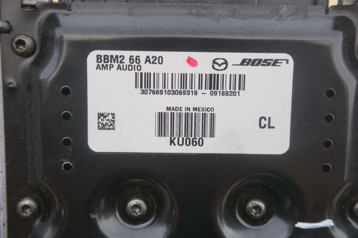 MAZDA 3 WZMACNIACZ BOSE BBM266A20 - Image 3