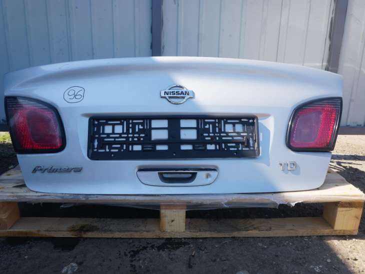 NISSAN PRIMERA P11 SEDAN KLAPA BAGAŻNIKA 2001 rok