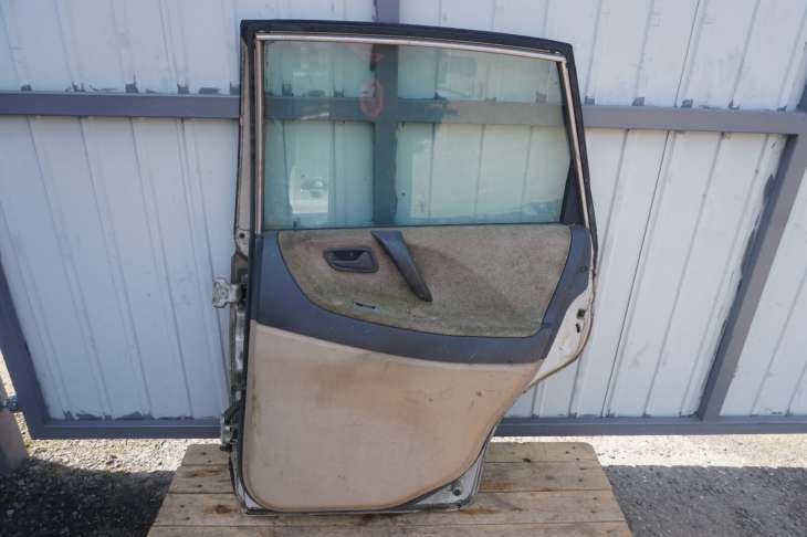 SUZUKI LIANA DRZWI PRAWE TYLNE 2005rok - Image 9