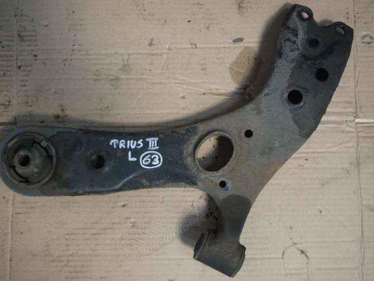 TOYOTA PRIUS III XW30 WAHACZ LEWY PRZEDNI 2010rok
