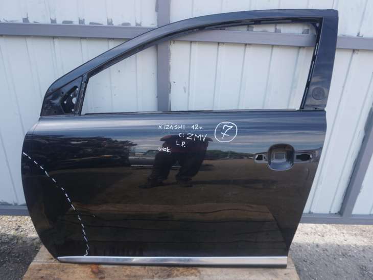 SUZUKI KIZASHI DRZWI LEWE PRZEDNIE CZARNE ZMV