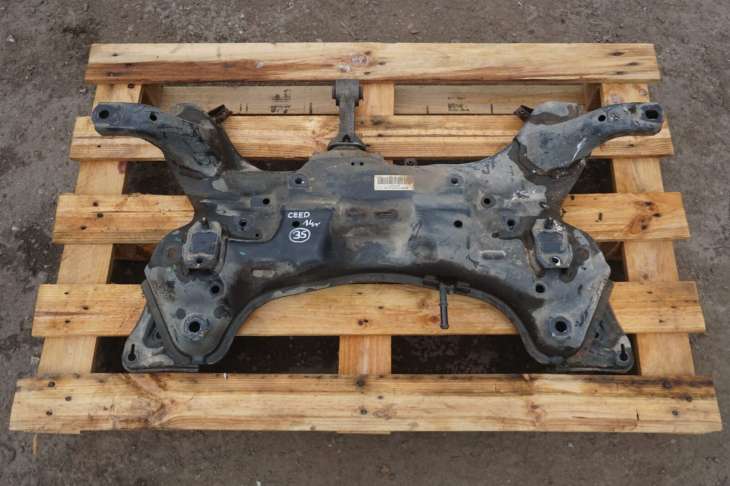 KIA CEED II BELKA ZAWIESZENIA PRZEDNIEGO SANKI 62401-A6400 1.4CRDI (1)