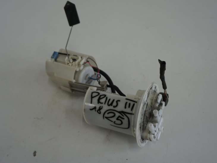 TOYOTA PRIUS III XW30 POMPA PALIWA 77704-47060