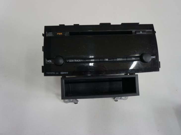 TOYOTA PRIUS RADIOODTWARZACZ 86120-47110
