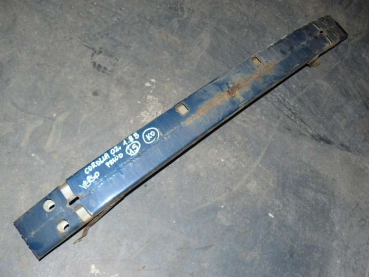 Toyota Corolla Verso 2002 1.8b Belka Zderzaka Przód