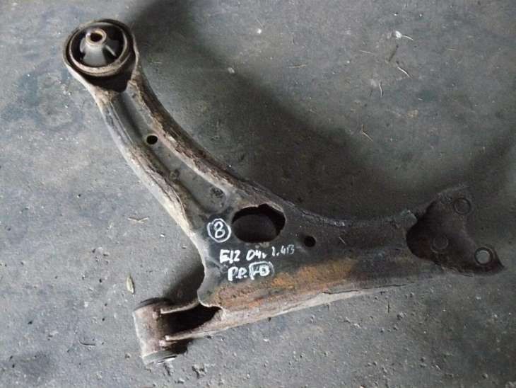 Toyota Corolla E12 2004 1.4b Wahacz Prawy Przód