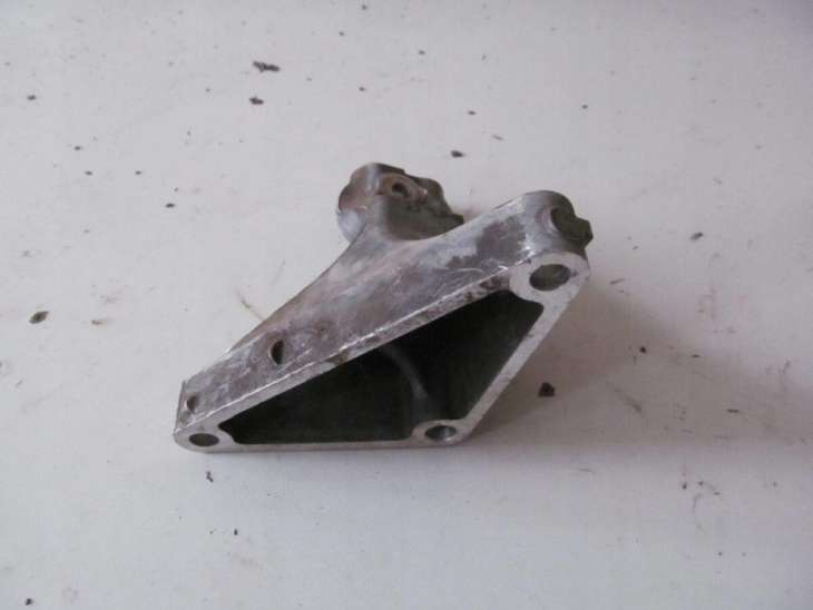 Subaru Outback V 2.0d 2012r Wspornik Łapa Silnika - Image 3
