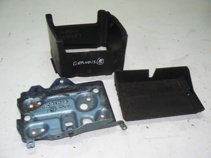Mitsubishi Grandis 2.4 Obudowa Filtra Powietrza