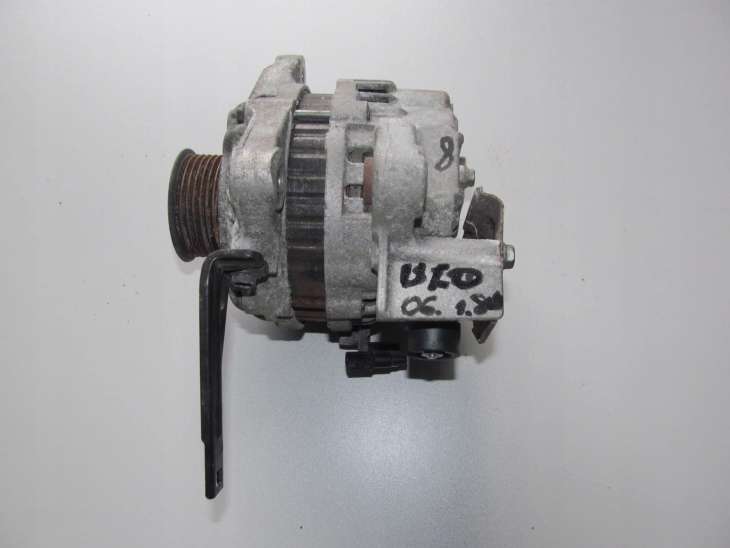Honda CIVIc VIII Ufo 1.8b Alternator Ahga67