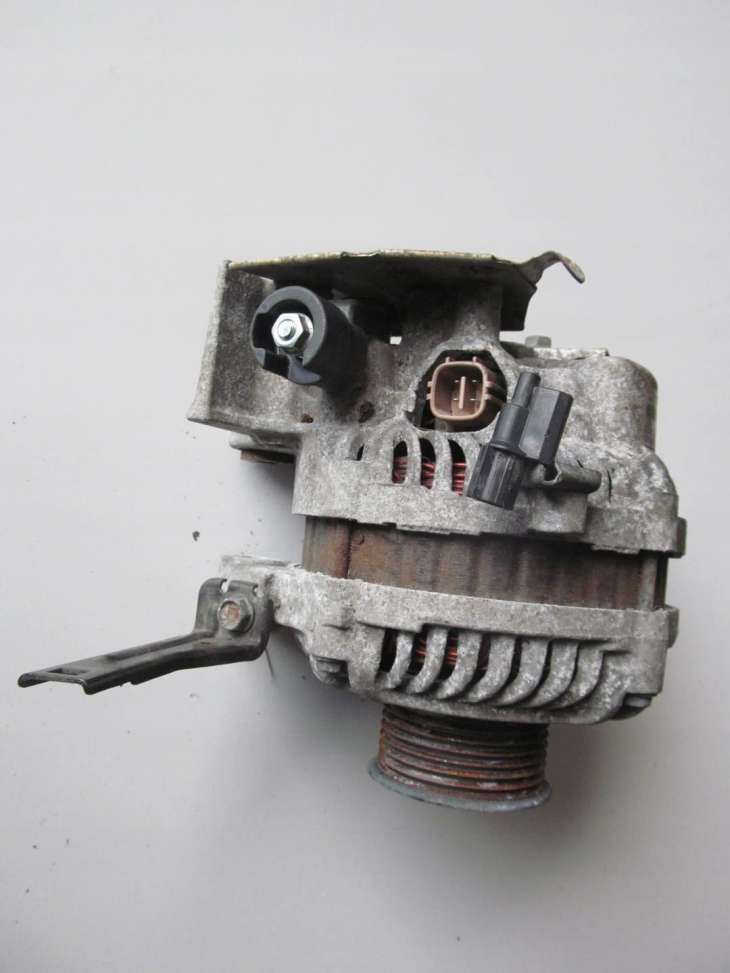 Honda CIVIc VIII Ufo 1.8b Alternator Ahga67 - obrazek 2