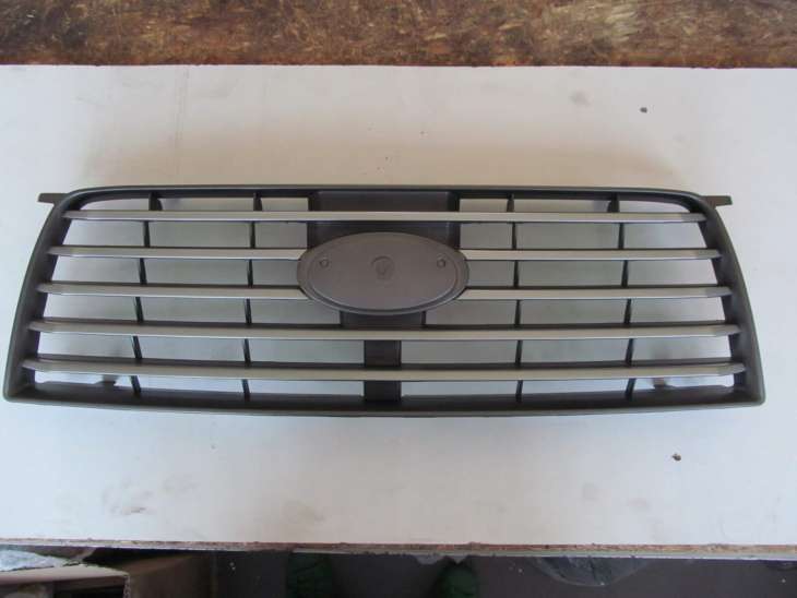 Subaru Forester Sg 2006r Atrapa Chłodnicy Grill