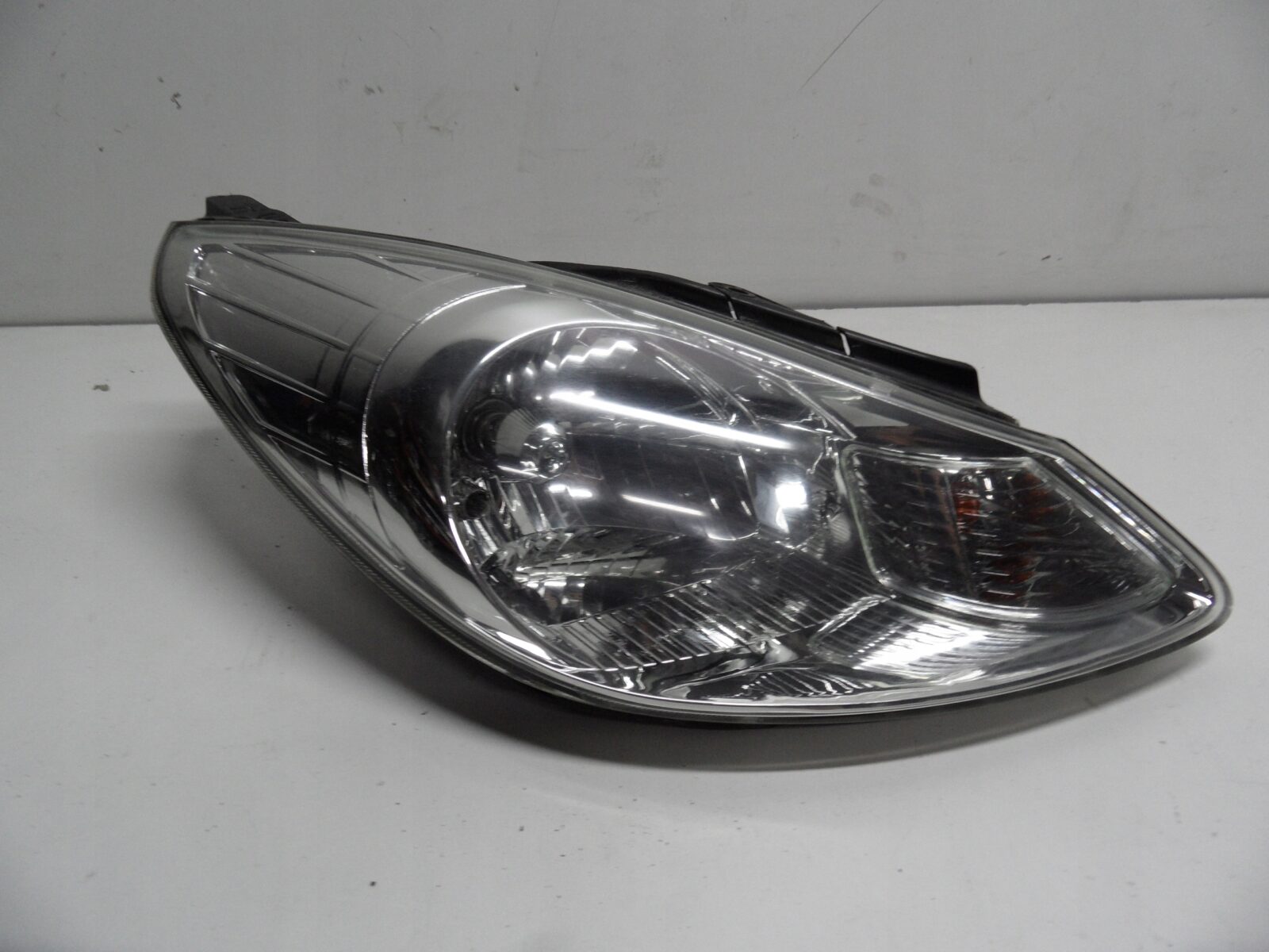 Hyundai I10 2009r Lampa Przenia Prawa
