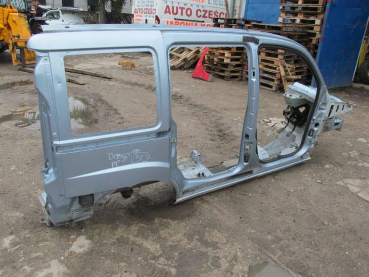 Fiat Doblo I 2006r Błotnik Próg Słupek