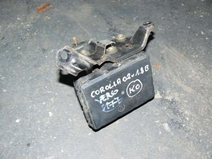 Toyota Corolla Verso 2002r 1.8b Pompa Abs 44510-13070
