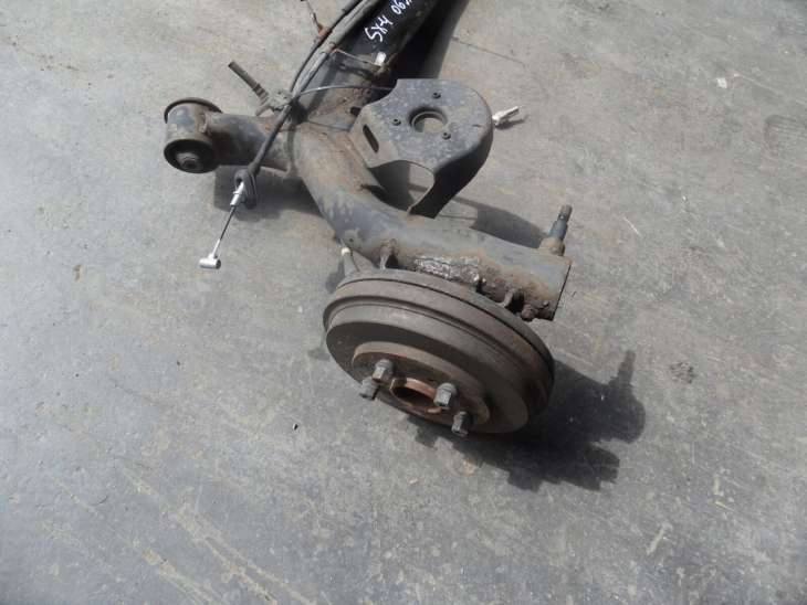 Suzuki Sx4 2006r 1.6b 2wd Belka Zawieszenia Tylna 46500-79J01 - Image 3