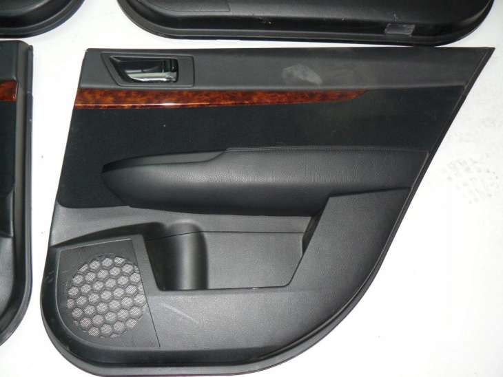 Subaru Outback 2011r Boczki Drzwi Komplet - Image 3