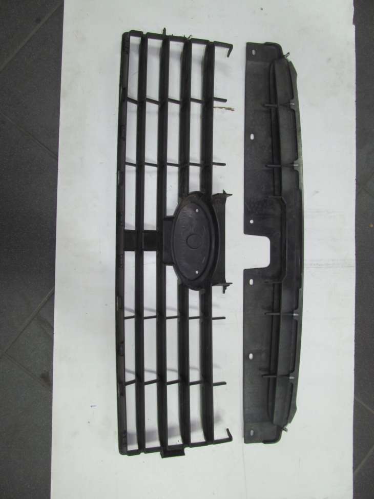 Subaru Forester Sg 2006r Atrapa Chłodnicy Grill - Image 3