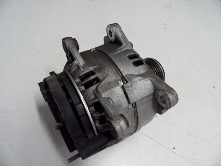Mitsubishi Grandis 2006r 2.0d Alternator 0124525091 - Image 3