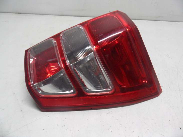 Suzuki Grand VItara II 2007r Lampa Tylna Prawa