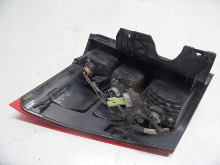 Suzuki Grand VItara II 2007r Lampa Tylna Prawa - Image 3