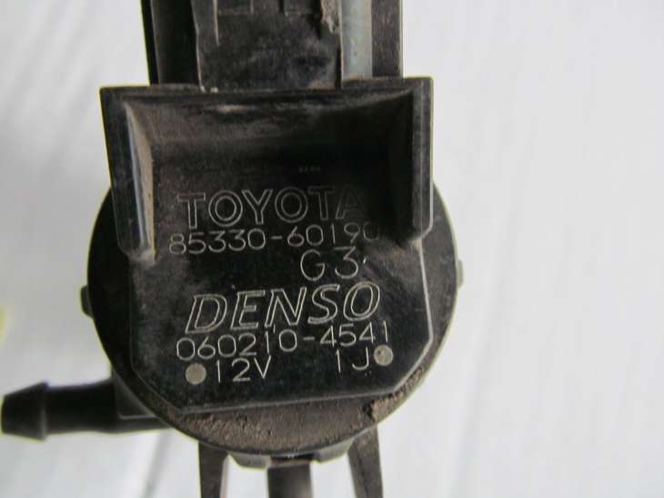 Toyota Auris Rav4 Pompka Spryskiwacza 85330-60190 - obrazek 3