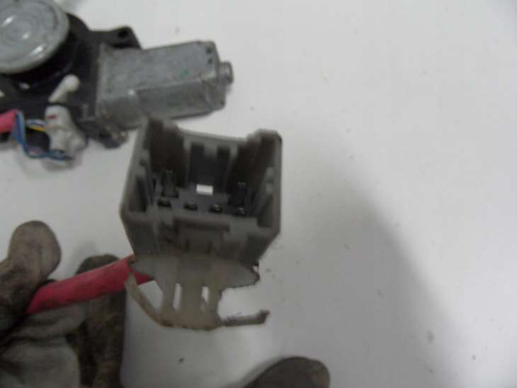 Honda Jazz I 2004r Mechanizm Podnoszenia Szyby - Image 3