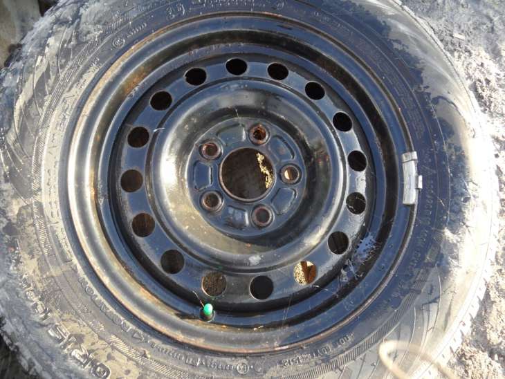 Felgi Nissan Au000 15x6jj 5x114,3 Nokian 205/70r15 - Image 4