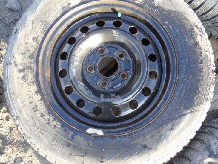 Felgi Nissan Au000 15x6jj 5x114,3 Nokian 205/70r15 - Image 5