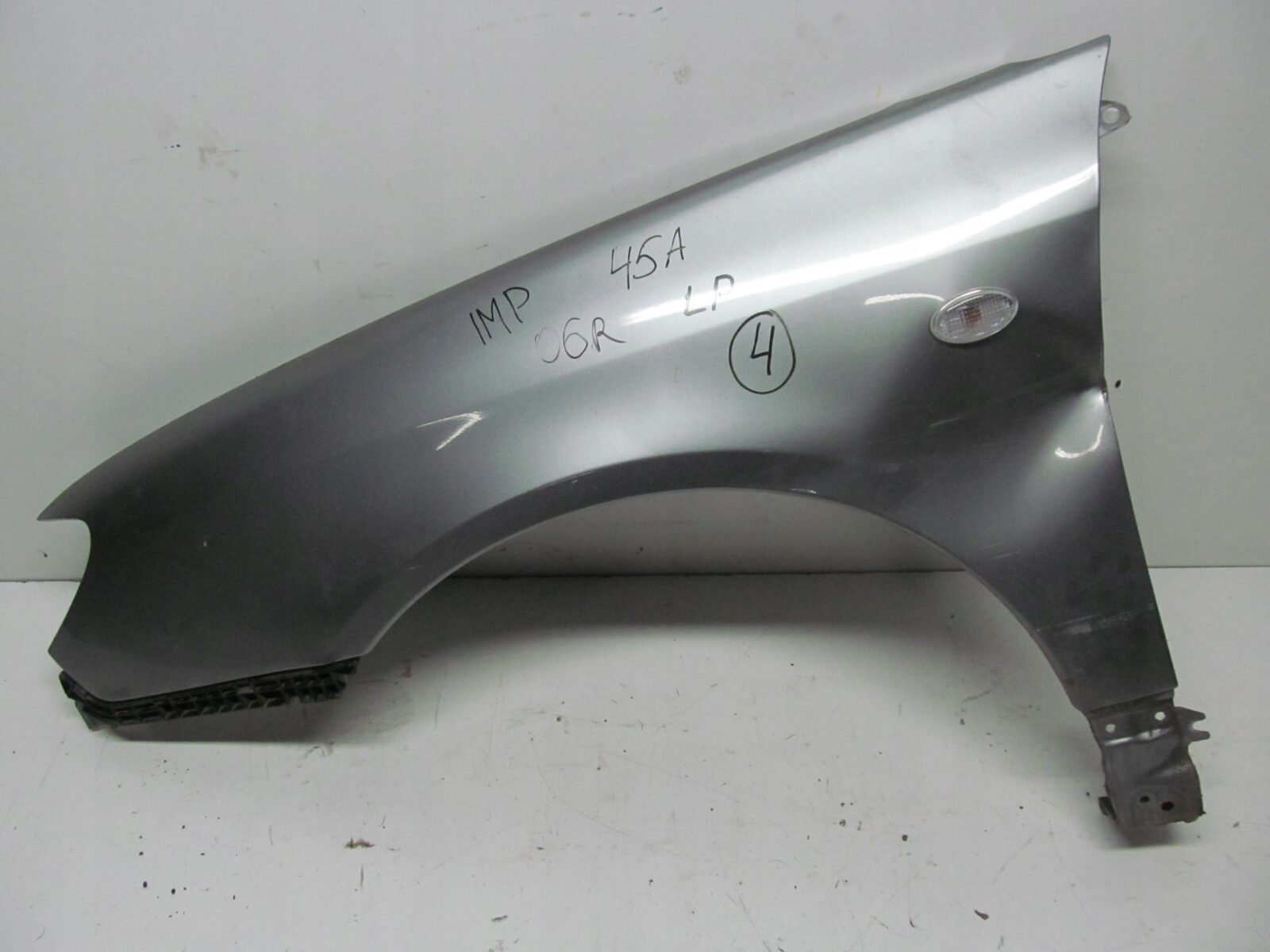 Subaru Impreza Gd 2006r Błotnik Lewy Przedni 45a