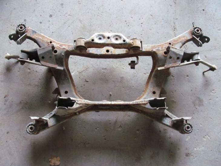 Subaru Tribeca 2006r Belka Zawieszenia Tylna - Image 7