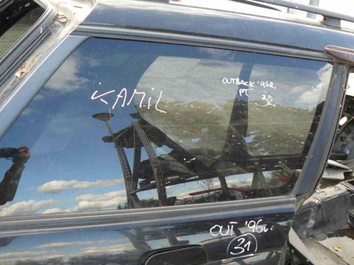 Subaru Outback 1996r Szyba Prawy Tył Karoseryjna - obrazek 2