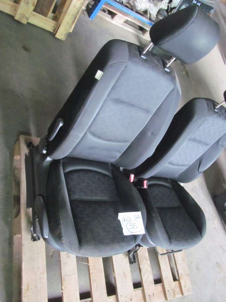Mazda 5 Lift 2009r Fotele Przednie - Image 2